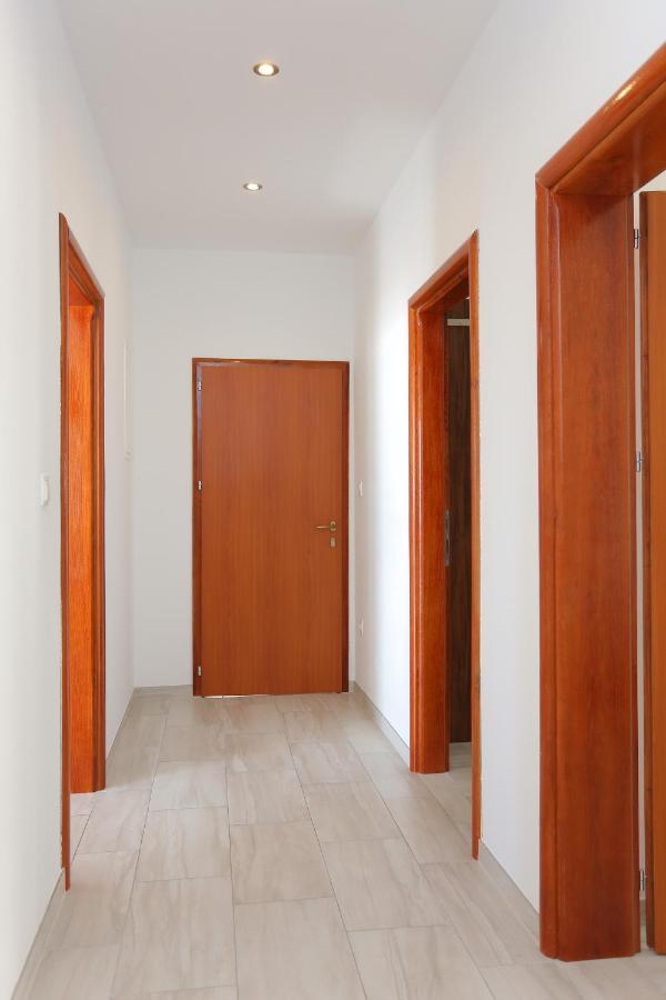 Apartments With A Parking Space Stanici, Omis - 17894 Zimmer foto